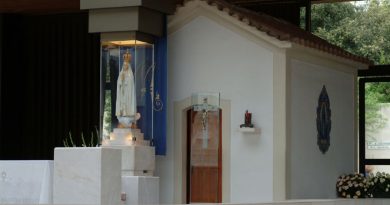 Capilla con la imagen de la Virgen de Fátima
